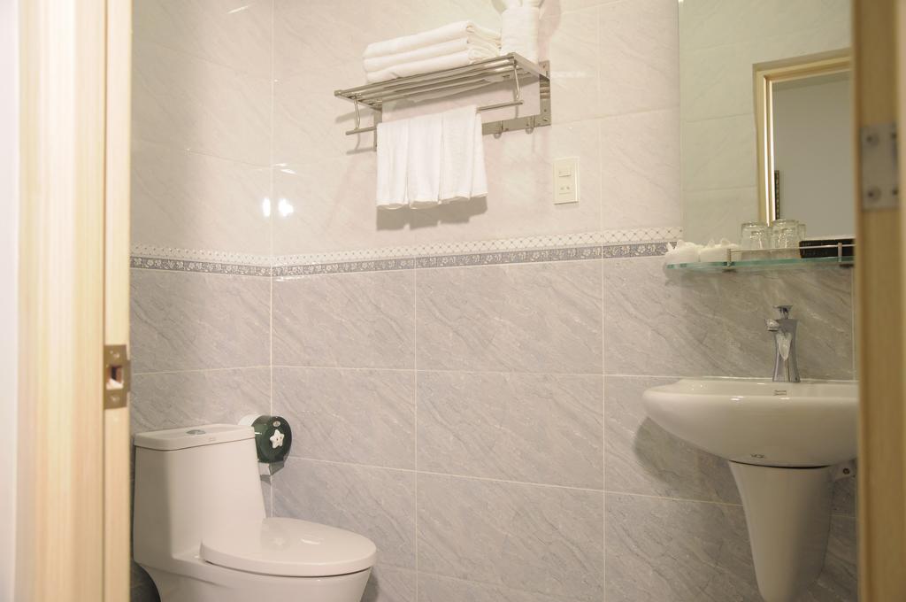 Jiny Tran Hotel Duong Dong  Екстериор снимка