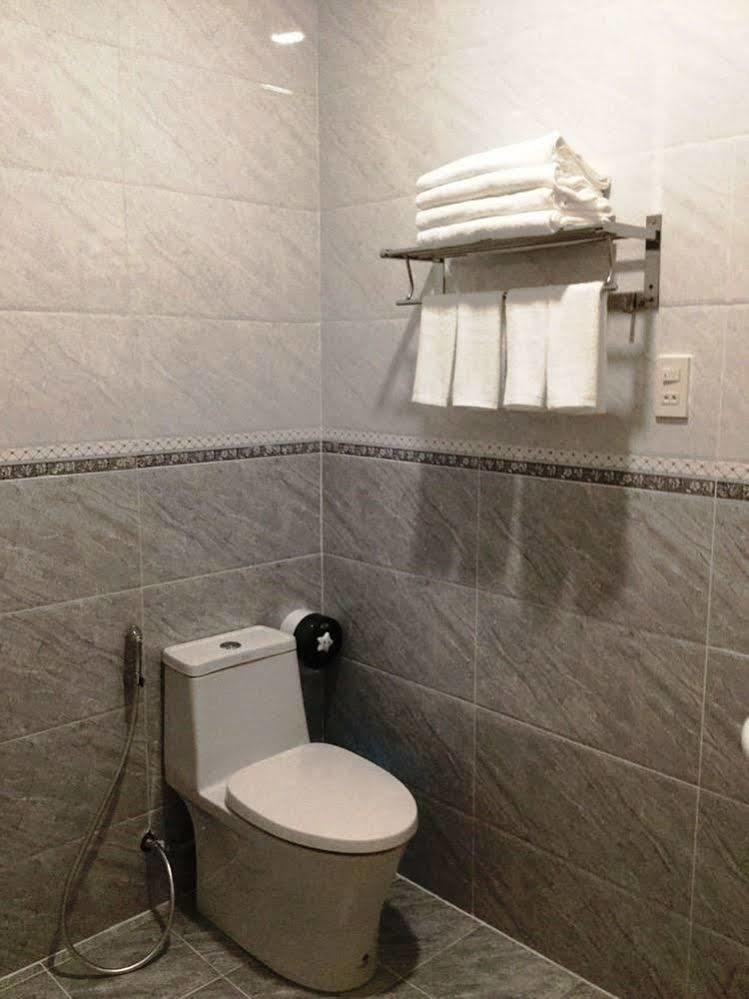 Jiny Tran Hotel Duong Dong  Екстериор снимка