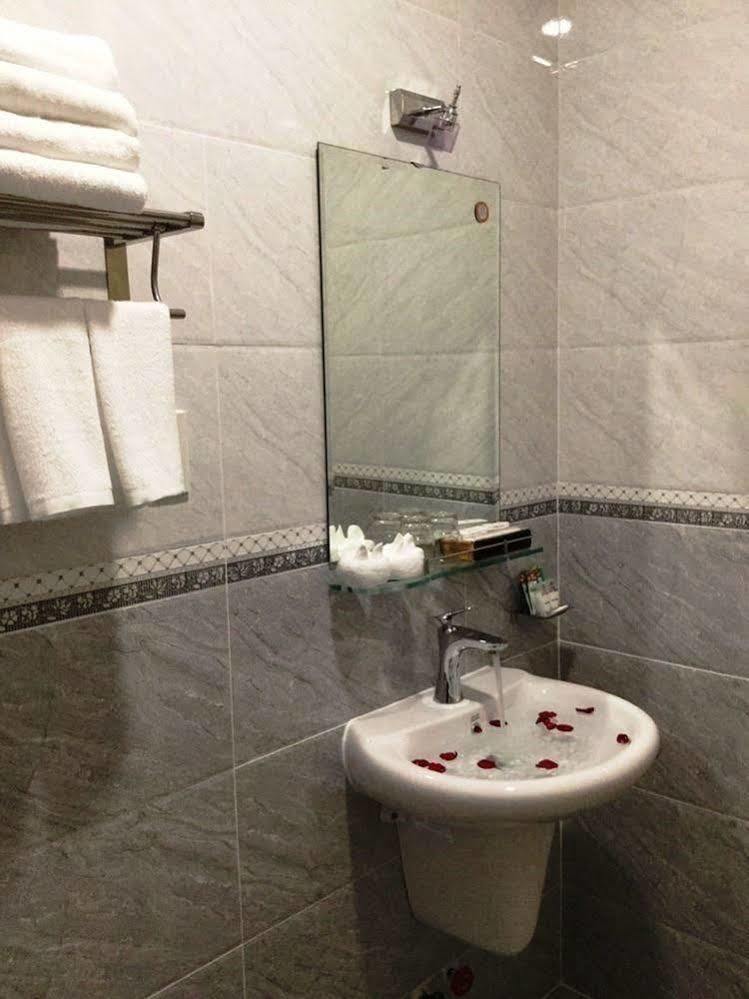Jiny Tran Hotel Duong Dong  Екстериор снимка